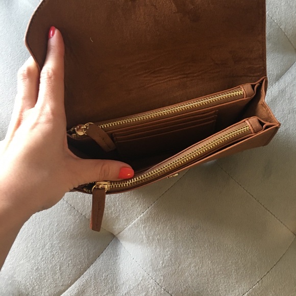 Clutch - Picture 4 of 4